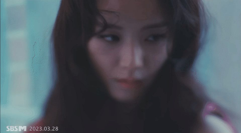 Jisoo (BLACKPINK) tung teaser nhá hàng nhưng sao trông na ná đợt solo của Jennie thế này? - Hình 1