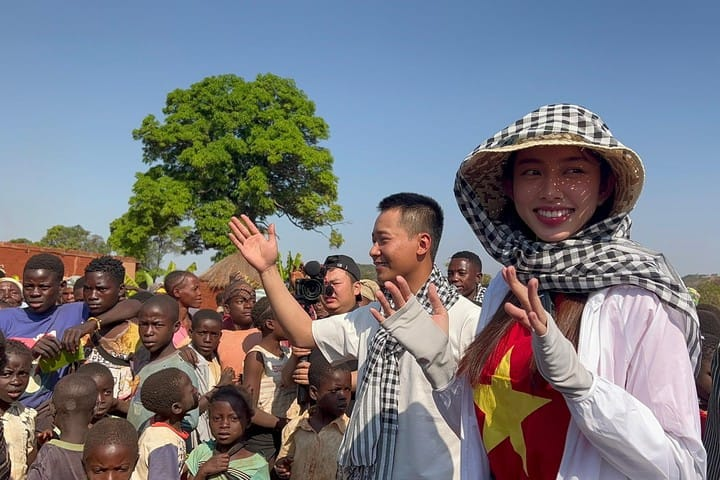 Tiến Nguyễn Vlog - Team Châu Phi lần đầu lên tiếng về khó khăn tại Angola: Không 1 ai than mệt - Hình 10
