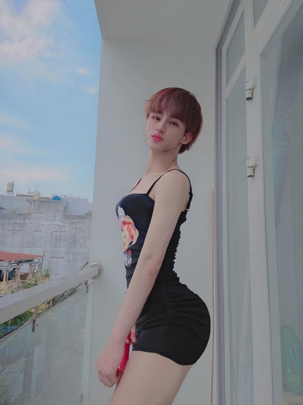 Diện đồ mỏng tang lộ nội y, Trần Đức Bo gây tranh cãi - Hình 6