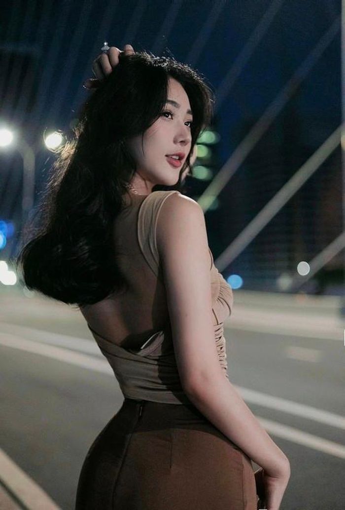 Hot girl Nam Định sở hữu hình xăm lớn, khoe điểm vàng body - Hình 10