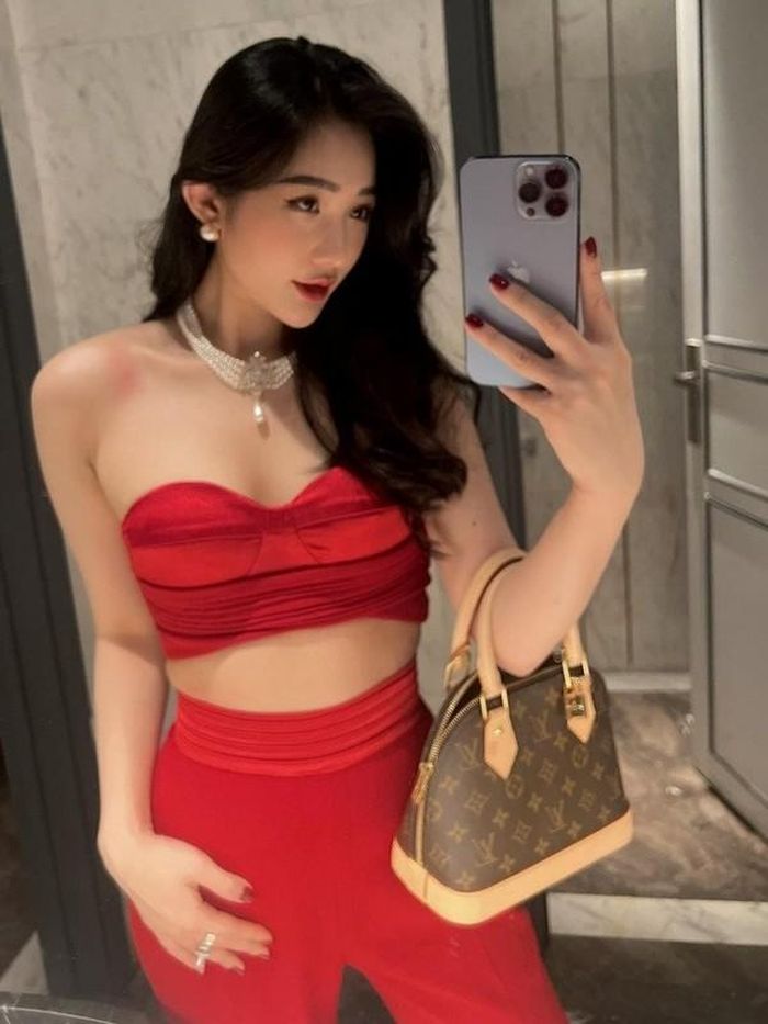 Hot girl Nam Định sở hữu hình xăm lớn, khoe điểm vàng body - Hình 5