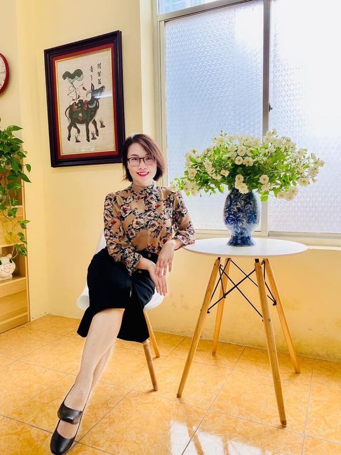 Hot girl Trần Khánh Vy lộ profile khủng của chị gái tiến sĩ - Hình 3
