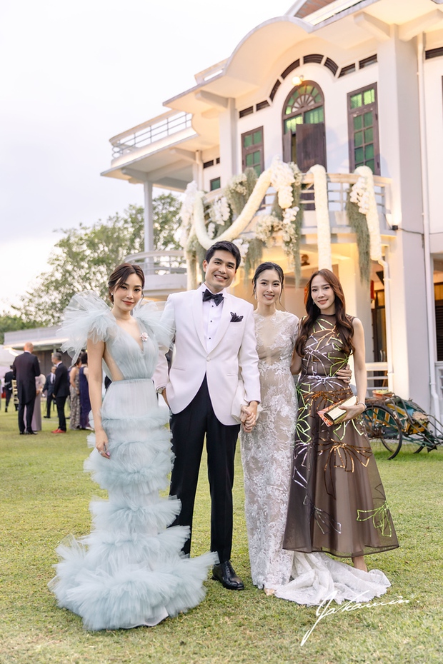 Nong Poy: Hành trình chuyển giới không dễ dàng của nàng Hoa hậu đến cái kết hiếm có bên người thừa kế soái như tài tử ở Phuket - Hình 17