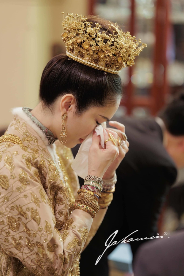 Nong Poy: Hành trình chuyển giới không dễ dàng của nàng Hoa hậu đến cái kết hiếm có bên người thừa kế soái như tài tử ở Phuket - Hình 14