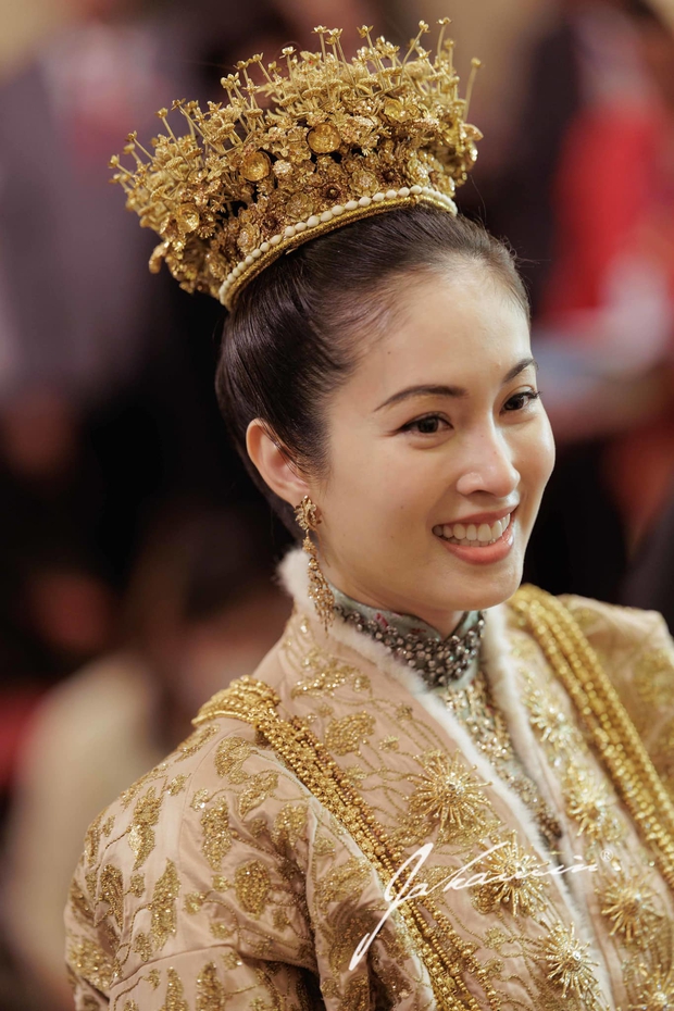Nong Poy: Hành trình chuyển giới không dễ dàng của nàng Hoa hậu đến cái kết hiếm có bên người thừa kế soái như tài tử ở Phuket - Hình 13