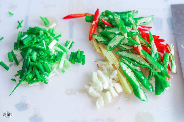 Xào thịt bò, thêm ít bột này tăng độ ngon lên gấp nhiều lần, giờ mới biết vẫn chưa muộn - Hình 2
