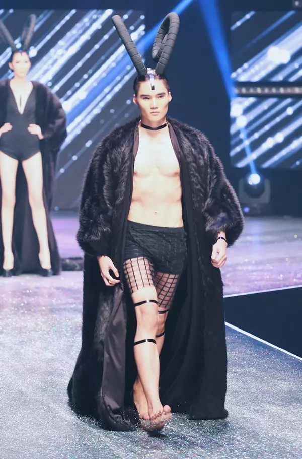 Quang Hùng -Next Top Model: Siêu mẫu đào hoa, bị nghi chia tay Quỳnh Châu vì giới tính nay ra sao? - Hình 2