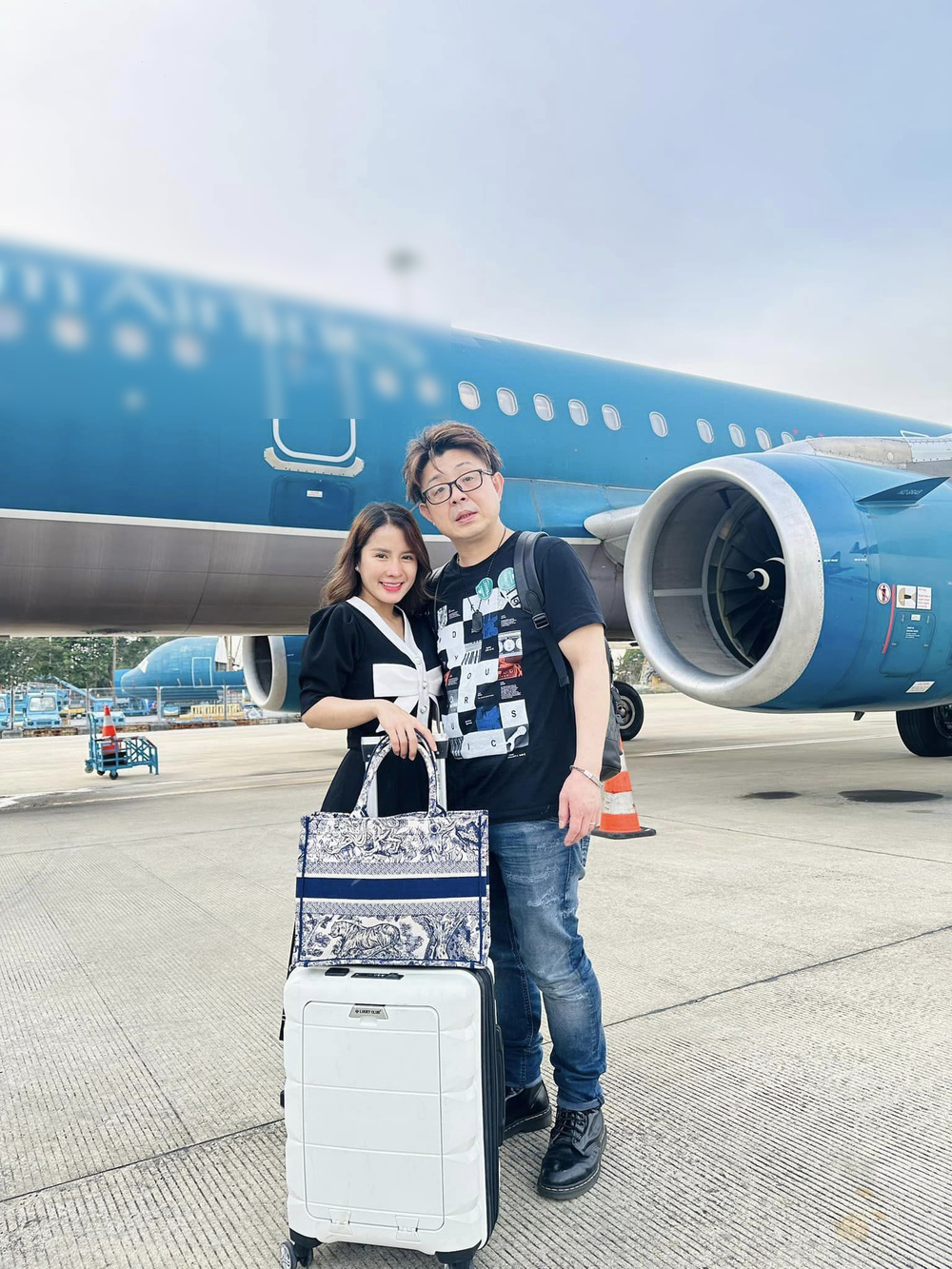 Bà Nhân Vlog ngừng chăm sóc Quỳnh Trần JP hậu dao kéo, đau đớn hé lộ lý do đằng sau? - Hình 1