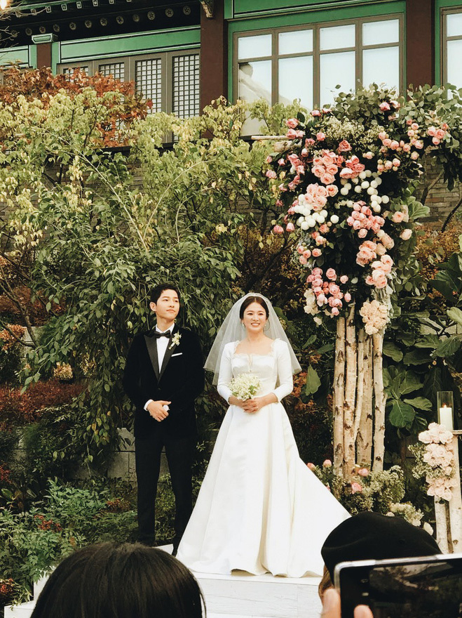 Song Joong Ki và Song Hye Kyo chạm mặt nhau, tái hợp sau ly hôn: Cái kết có hậu cho cả 2 - Hình 4