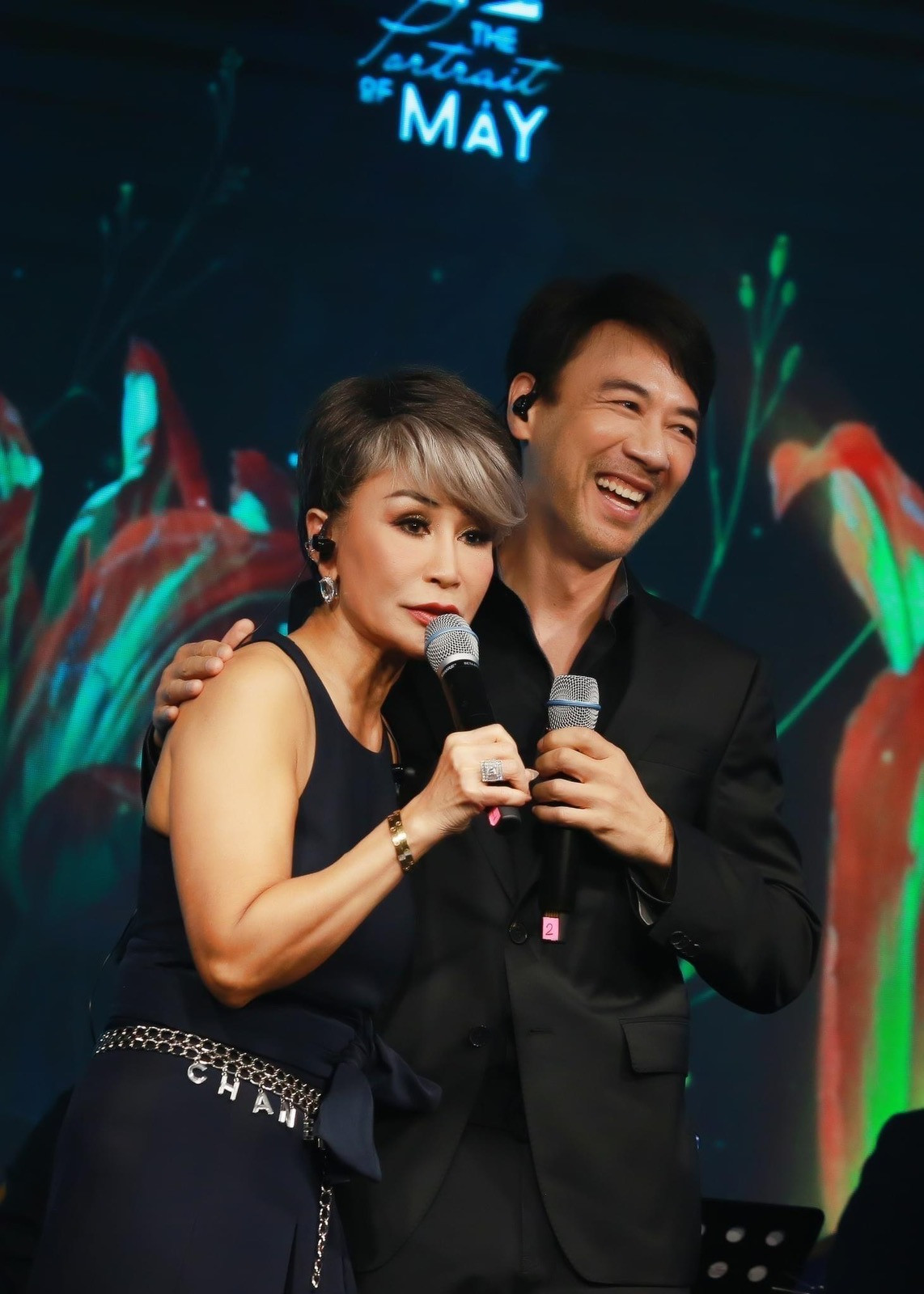 Tô Chấn Phong: Ca sĩ lãng tử và hôn nhân bên bà xã hơn 13 tuổi, U60 vẫn phong độ - Hình 8