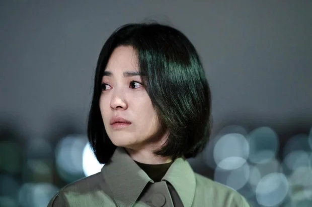 Song Hye Kyo ngoại tình với nam CEO giàu có, khán giả tức giận phản đối? - Hình 1