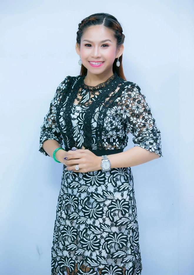Bình Tinh - Con nuôi Vũ Linh: Chật vật với nghề, nay có chút tiếng tăm thì người thân lần lượt ra đi - Hình 6