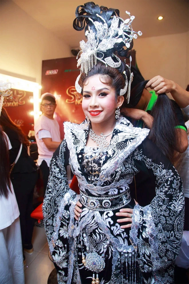 Bình Tinh - Con nuôi Vũ Linh: Chật vật với nghề, nay có chút tiếng tăm thì người thân lần lượt ra đi - Hình 7