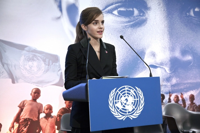 Emma Watson quản lý khối tài sản hơn 2.000 tỷ thế nào mà được khen nức nở? - Hình 3
