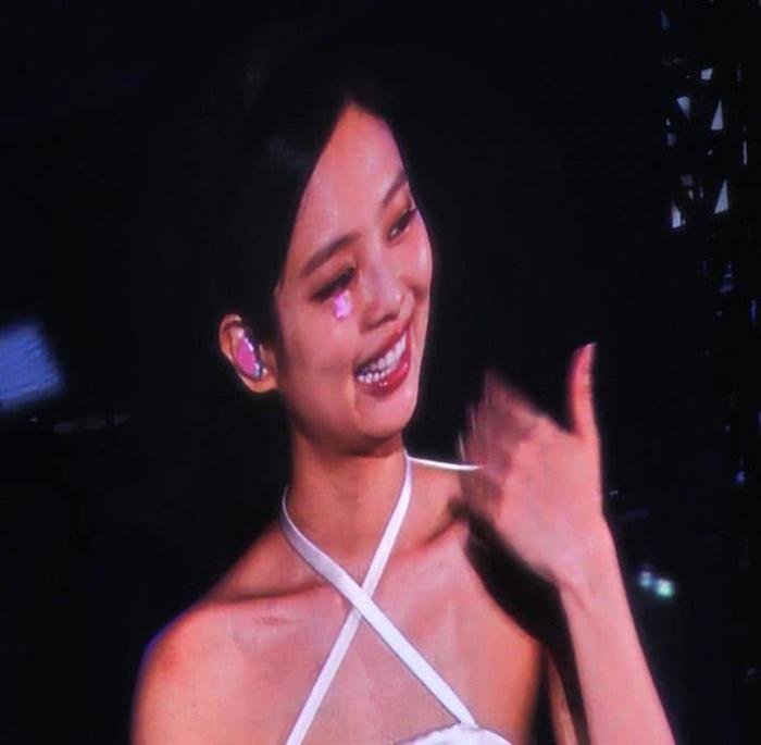 Jisoo lập kỷ lục trước khi rời nhóm, Jennie làm việc chấn động, YG báo tin dữ về em gái BLACKPINK - Hình 8
