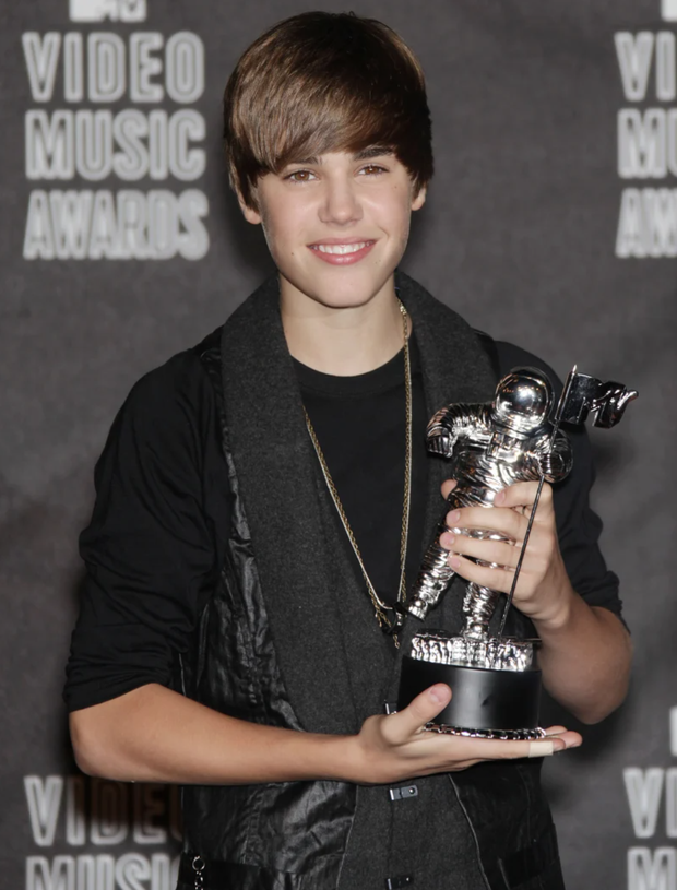 Justin Bieber tàn đời vì Selena Gomez: Tình cũ tiếp tục lôi Hailey vào drama, tương lai mù tịt - Hình 2