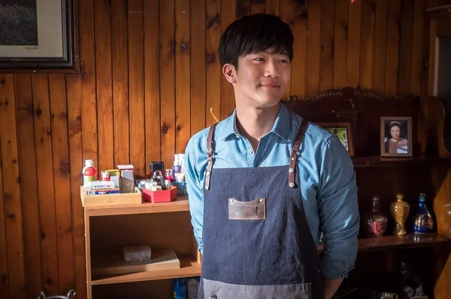 Ha Seok Jin - anh trai Hyun Bin: Ngoại hình cực phẩm, học lực khủng, yêu hụt Son Ye Jin 2 lần? - Hình 6