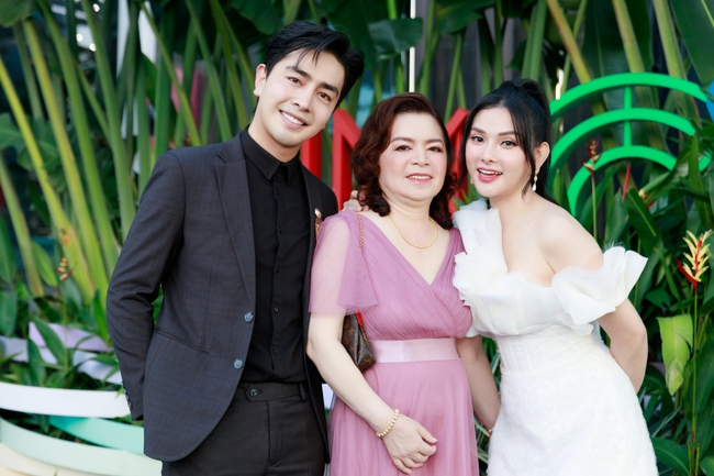 Thu Thủy: Hạnh phúc sau hai lần đò cùng chồng kém 11 tuổi, nhà không có gì ngoài đất đai tiền tỷ - Hình 6