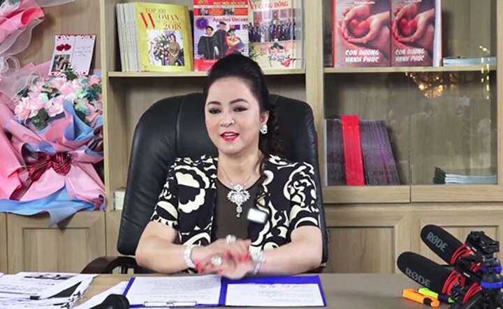 Tiên tri vũ trụ Nguyễn Phương Hằng: Những cái tên được nhắc trong livestream trước đó đều bị bớ - Hình 2