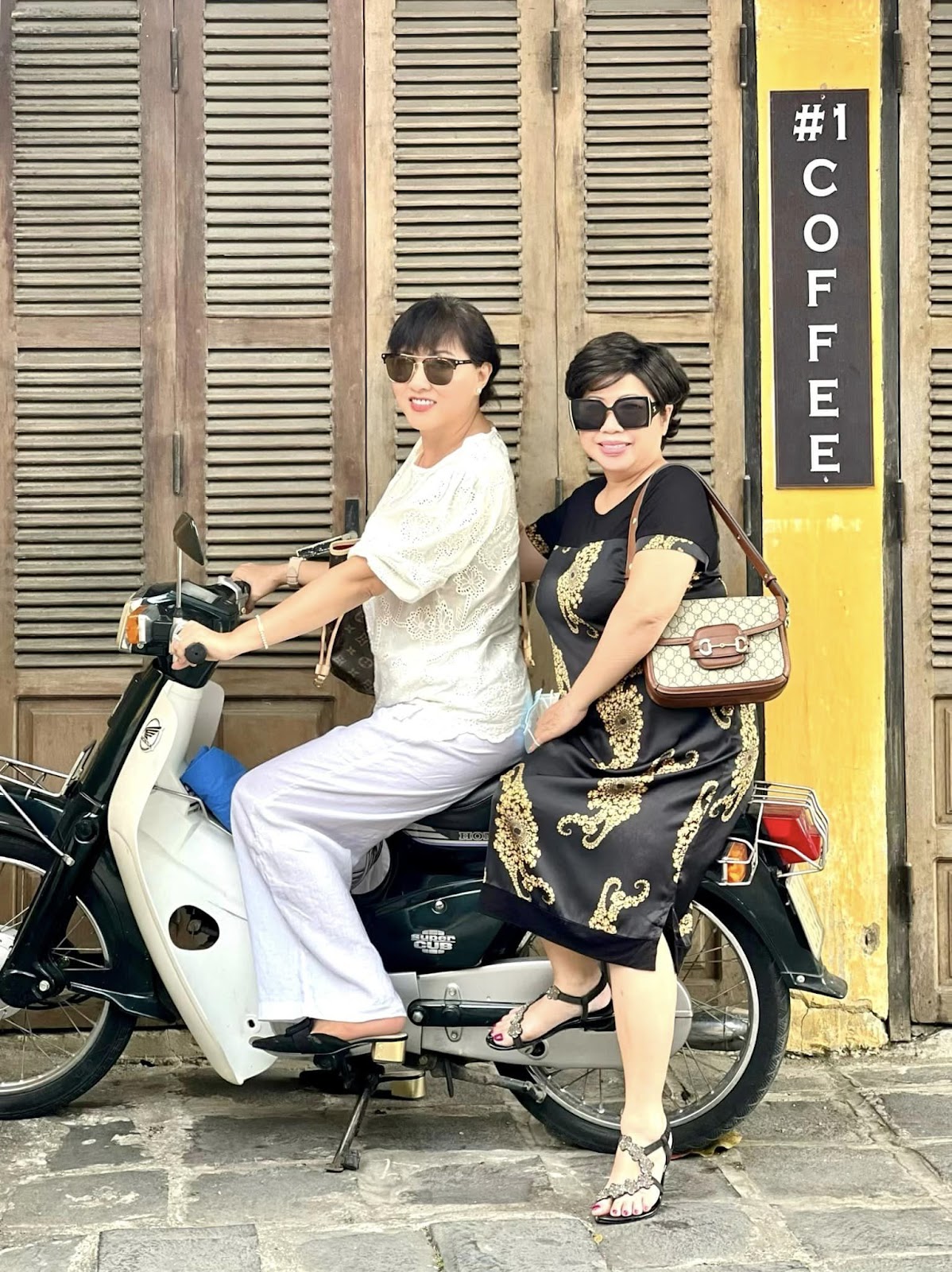Phương Dung - Phi Phụng và tình bạn hơn 30 năm: Chính chủ rùng mình khi nhìn lại hình ảnh - Hình 2