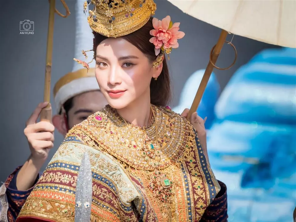 Baifern lộ ảnh quá khứ sau khi hóa nữ thần té nước Songkran 2023, Nine Naphat tỏ rõ thái độ? - Hình 3