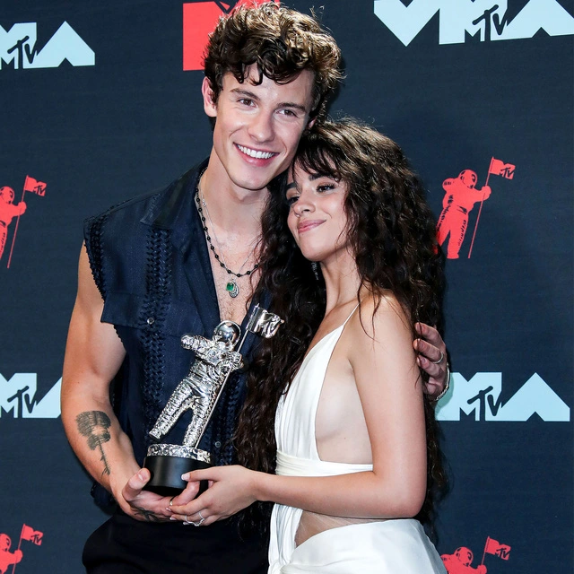 Camila Cabello làm chuyện nhạy cảm giữa đường, nghi vấn tại hợp Shawn sau 2 năm nay? - Hình 7