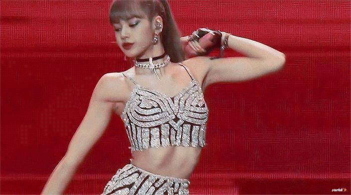 Coachella 2019 quả là sự kiện huyền thoại của BLACKPINK: Cái hất tóc của Lisa - Rosé khuynh đảo MXH và Jennie đập tan bê bối lười biếng - Hình 15