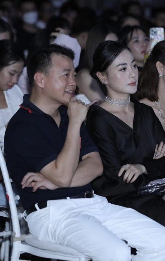Shark Bình bất ngờ để lộ thái độ lạ với Phương Oanh: Không còn cưng chiều như lúc mới yêu? - Hình 1
