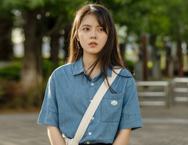 Triệu Lộ Tư bị 2 sao nữ cướp tình yêu, netizen không thương mà còn cười nhạo vì lý do này - Hình 5