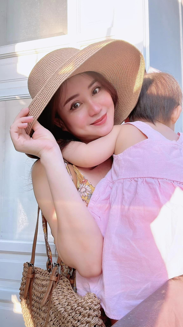Lê Thiện - chồng Vy Oanh: Thân thế thực sự và lần hiếm hoi lên tiếng trước ồn ào vợ đẻ thuê? - Hình 9