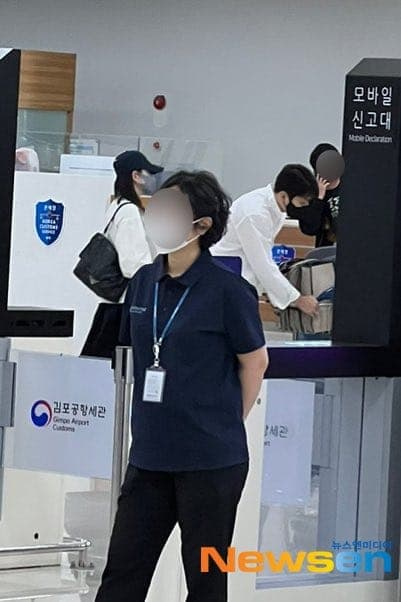Song Joong Ki - Hyun Bin có chung khuyết điểm, dân mạng liền so sánh ai mới là người giỏi chăm vợ? - Hình 8