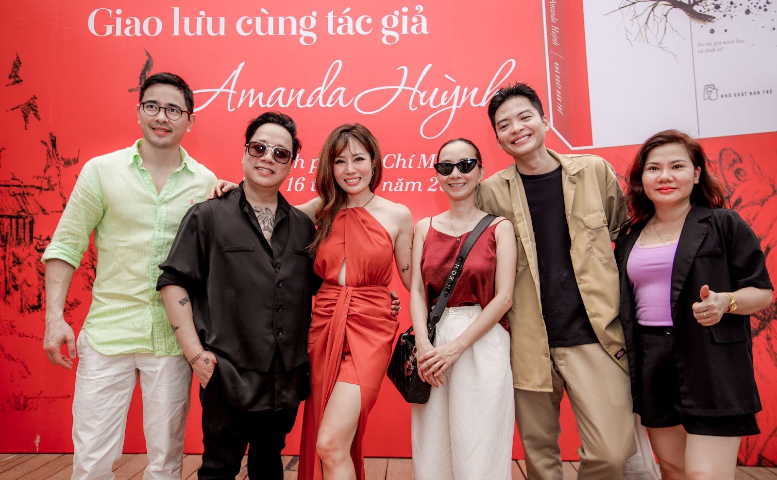 Nhà văn Amanda Huỳnh bật mí dự án sách Ngàn dặm anh và em, kết hợp cùng MC Tùng Leo - Hình 2