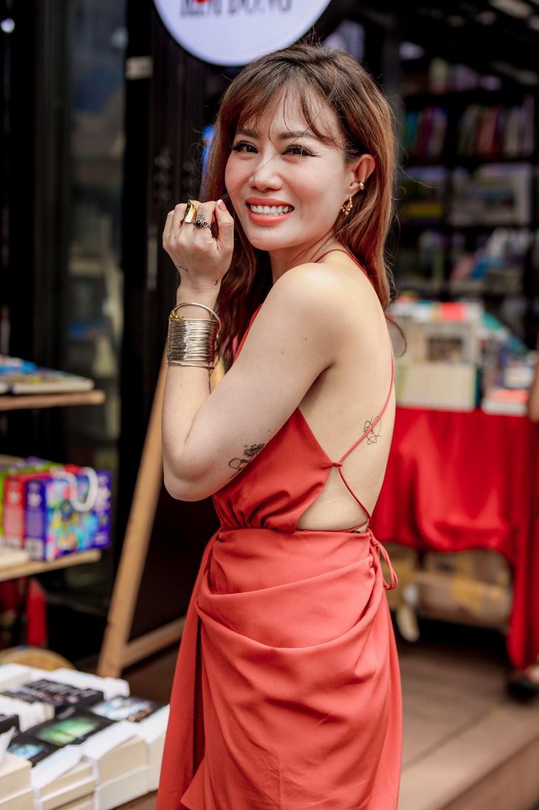 Nhà văn Amanda Huỳnh bật mí dự án sách Ngàn dặm anh và em, kết hợp cùng MC Tùng Leo - Hình 10