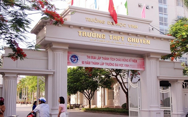 Nóng: Vụ nữ sinh 2k7 tự kết thúc sự sống, tạm đình chỉ giáo viên chủ nhiệm trường ĐH Vinh - Hình 2