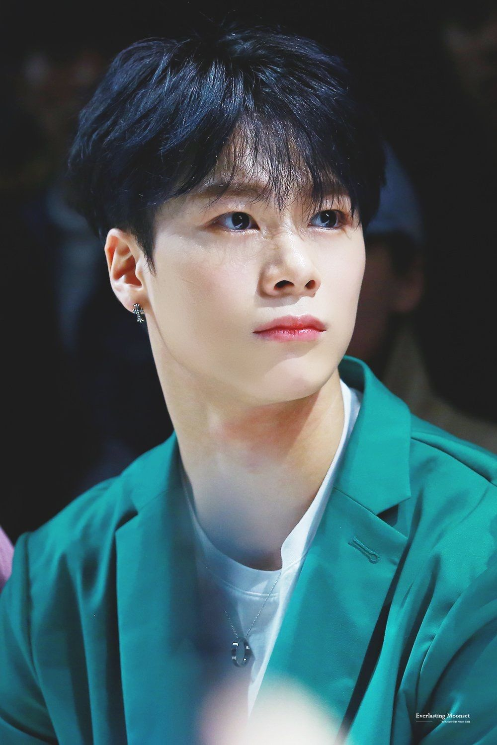 Lisa ăn gạch đá, bị nói thiếu tôn trọng Moonbin (ASTRO), YG còn thêm dầu vào lửa? - Hình 4