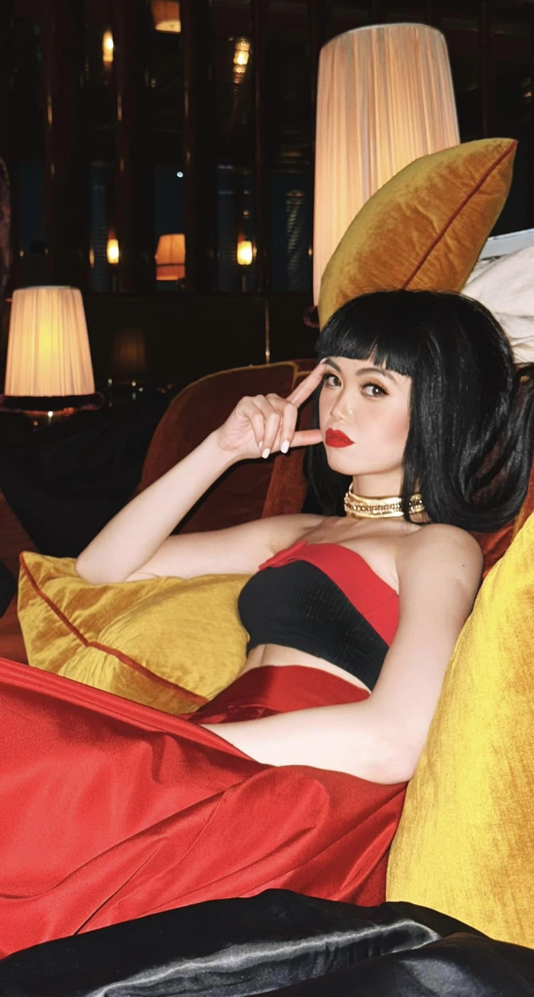 Jessica Minh Anh: Siêu mẫu Việt được 15 quốc gia ca ngợi và màn vạch mặt Hoàng Thùy gây sốc? - Hình 11