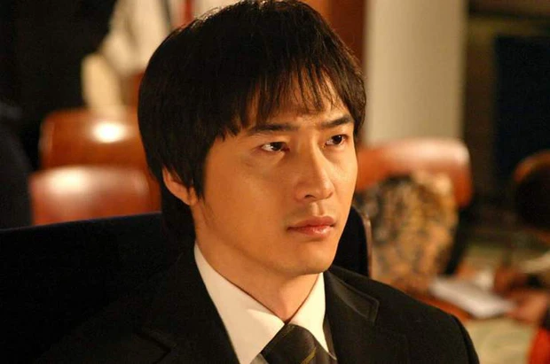 Kang Ji Hwan: Từng khiến hội chị em mất ăn mất ngủ, bỗng chốc bị quay lưng vì hại đời đồng nghiệp - Hình 5