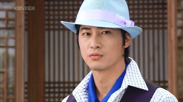 Kang Ji Hwan: Từng khiến hội chị em mất ăn mất ngủ, bỗng chốc bị quay lưng vì hại đời đồng nghiệp - Hình 2
