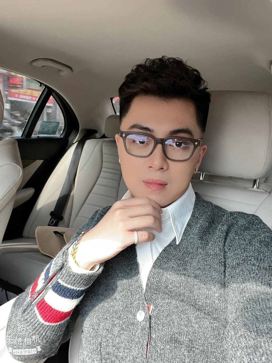 Nam DJ điển trai Thái Hoàng gây sốc khi lộ ảnh ngồi thẫn thờ, bị công an bắt vì sử dụng chất cấm - Hình 6