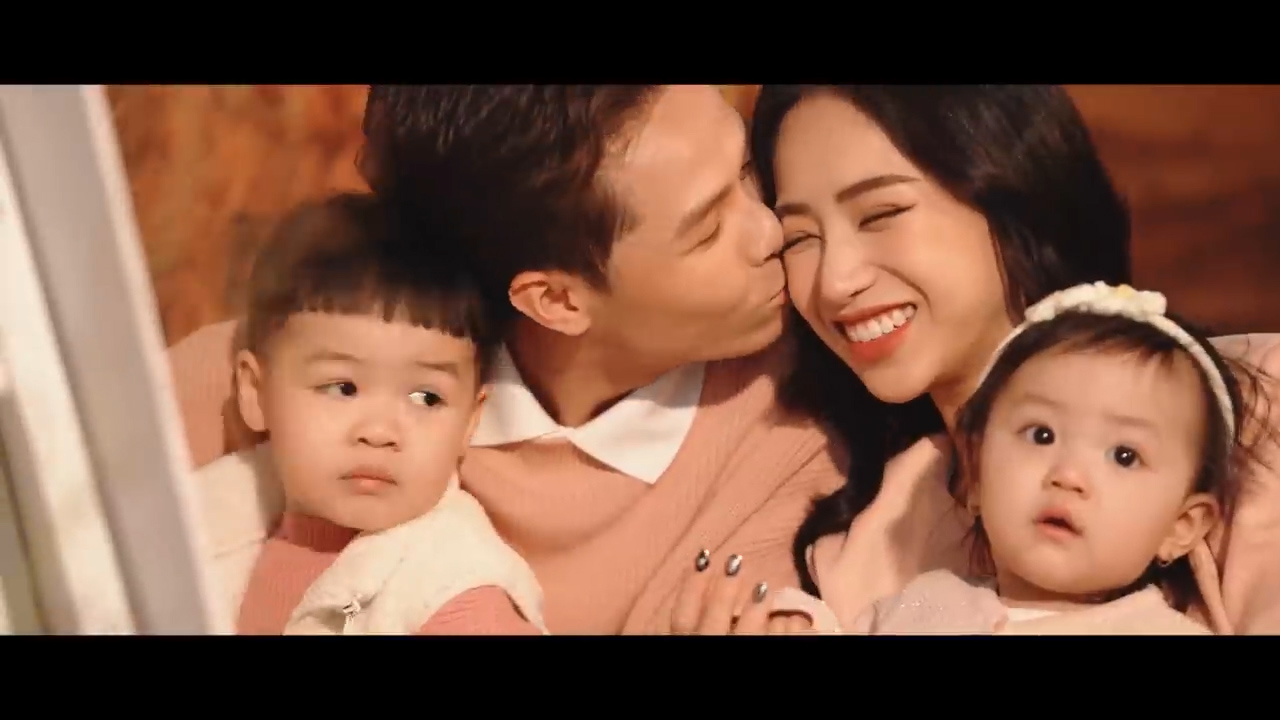 Joyce Phạm - Ái nữ đại gia Minh Nhựa suy sụp vì nguy cơ mất con, lần đầu khoe đại gia đình - Hình 5