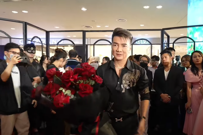 Lý Hải chơi lớn, trải siêu thảm đỏ đón Đàm Vĩnh Hưng và dàn sao Việt, Trấn Thành phủ nhận 1 chuyện - Hình 4