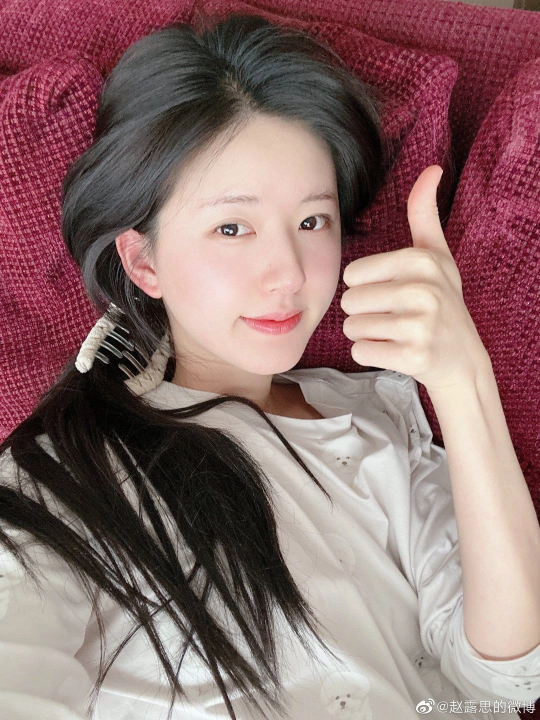 Triệu Lộ Tư lộ rõ tính cách thực qua lời kể của Fan, tin đồn trịch thượng là sự thật? - Hình 6