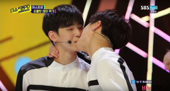 Moonbin (ASTRO) bị tung trọn clip hôn môi Cha Eun Woo, nhiều bí mật bị bại lộ sau sự ra đi đột ngột - Hình 10