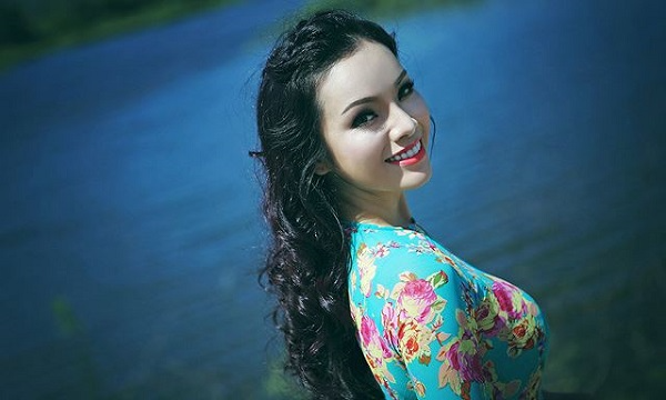 Ca sĩ Tân Nhàn: Nặng lòng với dòng nhạc truyền thống, mang những bí mật cuộc sống đời tư ít ai biết - Hình 1