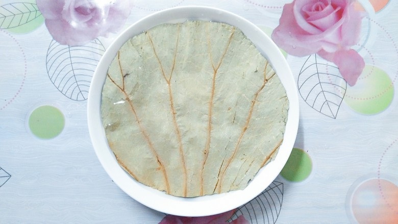 Bữa tối ngon miệng với món sườn hấp khoai môn dễ làm - Hình 3