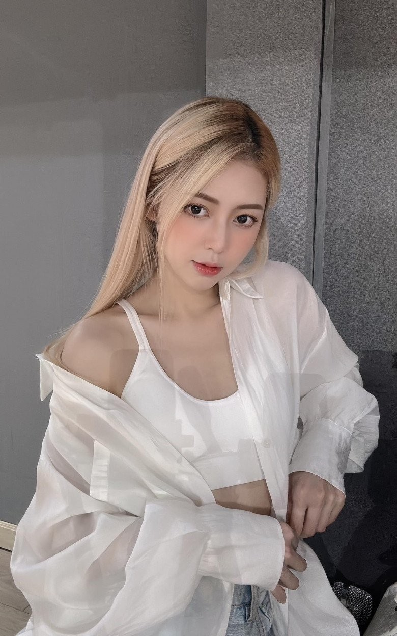 Cứ ngỡ nàng Bạch Tuyết ngoài đời thật, mặc mỏng manh thả dáng bên khóm trúc đẹp như tranh - Hình 4