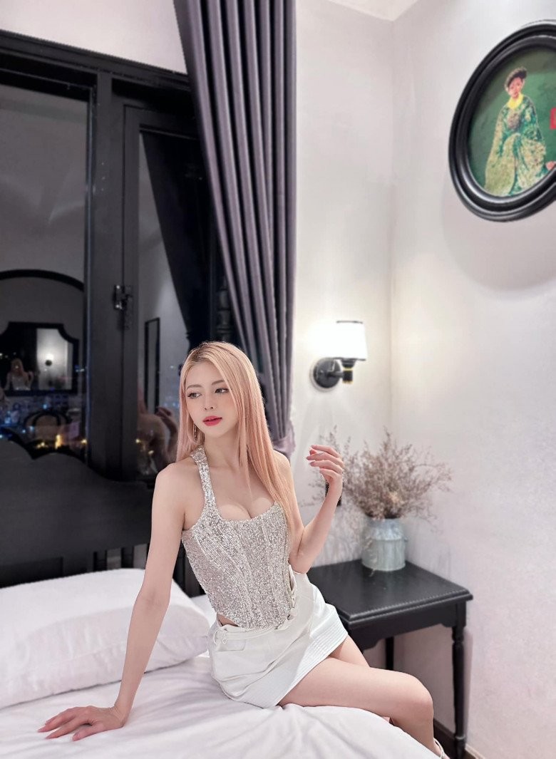 Cứ ngỡ nàng Bạch Tuyết ngoài đời thật, mặc mỏng manh thả dáng bên khóm trúc đẹp như tranh - Hình 11