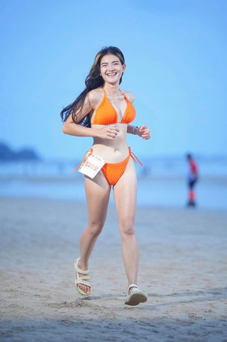 Háo hức xem Á hậu, hot-girl mặc b.ikini chạy đua ở bãi biển Thái Lan - Hình 8