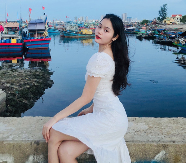 Hotgirl Quảng Bình từng thi Miss Grand Việt Nam làm tiếp viên hàng không: Nhan sắc ngọt ngào, trình độ học vấn xuất sắc - Hình 5