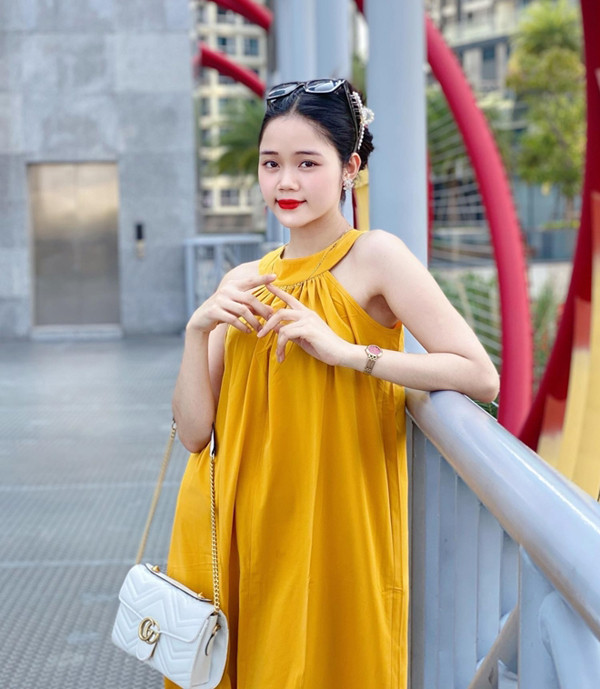 Hotgirl Quảng Bình từng thi Miss Grand Việt Nam làm tiếp viên hàng không: Nhan sắc ngọt ngào, trình độ học vấn xuất sắc - Hình 3
